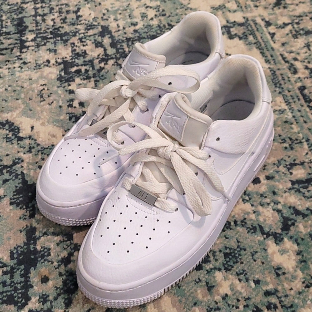 Nike Air Force 1 Sage Low